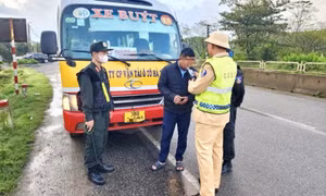 Tài xế xe buýt vi phạm nồng độ cồn, chạy quá tốc độ
