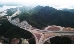Đầu tư các tuyến đường giao thông kết nối 