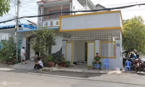 Nghi can in tiền giả chống trả cảnh sát khi bị bao vây