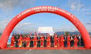 Khánh thành cầu Bình Minh nối đôi bờ vịnh Cửa Lục