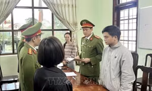 Bắt giam cán bộ Văn phòng đăng ký đất đai tỉnh Quảng Trị