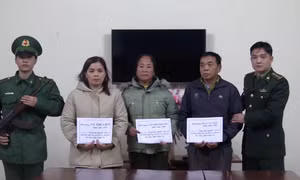 Bắt ba kẻ lừa cô gái bán ra nước ngoài lấy tiền tiêu xài