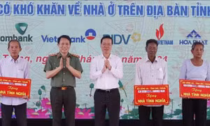 Chủ tịch nước Võ Văn Thưởng dự tổng kết chương trình vận động, hỗ trợ xây dựng 1.200 căn nhà tặng người nghèo, người có khó khăn về nhà ở