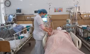 Cận Tết lại lo ngộ độc rượu 