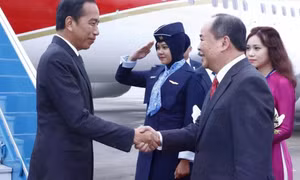 Tổng thống Indonesia đến Hà Nội, bắt đầu thăm cấp Nhà nước tới Việt Nam