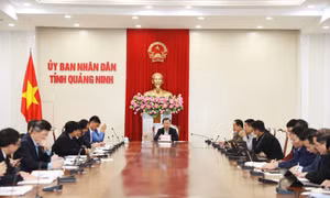 Chủ tịch UBND tỉnh Cao Tường Huy chỉ đạo giải quyết vướng mắc cung ứng vật liệu xây dựng cho các dự án