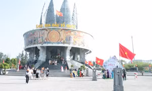 "Du lịch qua cửa khẩu Móng Cái đã có những bước phát triển vượt trội"