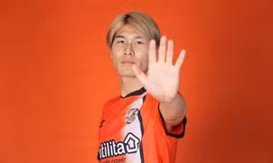 Thêm một cầu thủ Nhật Bản cập bến Premier League