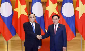 Việt Nam luôn dành ưu tiên cao nhất cho quan hệ truyền thống đặc biệt Việt-Lào