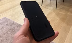 iOS 17.3 beta 2 biến iPhone thành 'cục gạch'