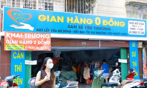 Gian hàng 0 đồng, nơi san sẻ niềm vui cho lao động nghèo