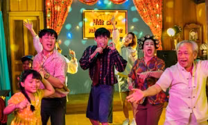 "Voi Bản Đôn" Anh Tú hát "Caraoke" cực lầy lội và hài hước