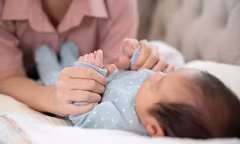 Cách chăm sóc trẻ ho gà