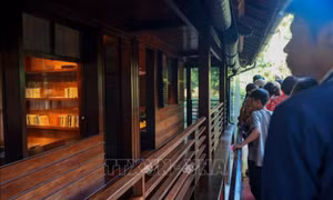 Bồi hồi thăm cõi Bác xưa