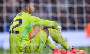 Arteta xác nhận Raya dính chấn thương