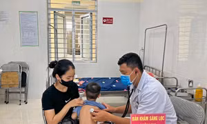 Đảm bảo công tác tiêm chủng cho trẻ em