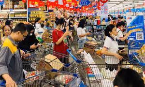 Hàng hóa miền Nam cấp tập ra Bắc, 'đại gia' bán lẻ tung nhiều giải pháp