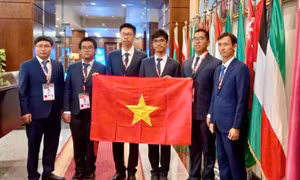Việt Nam vào top 4 Olympic Tin học quốc tế