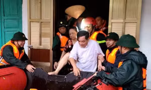 TP Uông Bí: Hỗ trợ di dời, cung cấp suất ăn cho 160 hộ dân bị ngập lụt