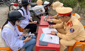 Báo động tình trạng thanh, thiếu niên vi phạm luật giao thông