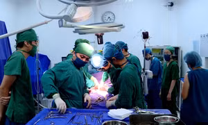 Đòn bẩy cho ngành Y tế Quảng Ninh thu hút nhân tài