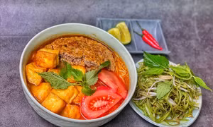 Bún riêu cua, canh chua cá vào top món hải sản ngon nhất