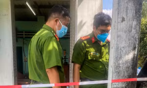 Phát hiện xác chết 'lõa thể' của người phụ nữ trong căn nhà