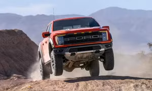 Ford đưa hơn 90.000 xe do nguy cơ van động cơ có thể hỏng khi đang lái xe