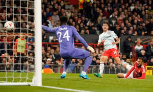 Man Utd rơi điểm ở Europa League