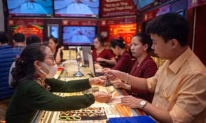 Giá vàng miếng tăng lên 83,5 triệu đồng/lượng, vàng nhẫn vượt 81 triệu