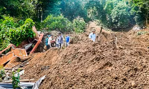 Sơ tán 500 người trong đêm sau tiếng nổ lớn trên núi