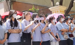 Xóa lớp không chuyên trong trường THPT chuyên
