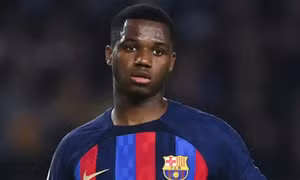 Laporta cảnh báo, 3 cái tên có nguy cơ rời Barca