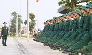 Chiến sĩ mới “vượt nắng thắng mưa" say sưa luyện rèn 