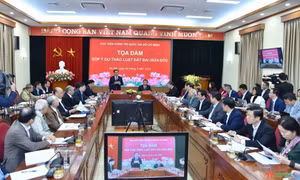 Chủ tịch Quốc hội Vương Đình Huệ chủ trì tọa đàm góp ý dự thảo Luật Đất đai (sửa đổi)