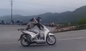 Khẩn trương xác minh xe SH làm “xiếc”trên đèo Hải Vân