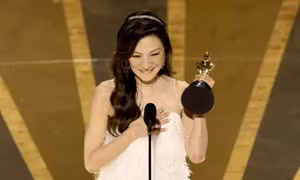 Dương Tử Quỳnh tạo nên địa chấn khi giành Nữ chính xuất sắc Oscar 2023