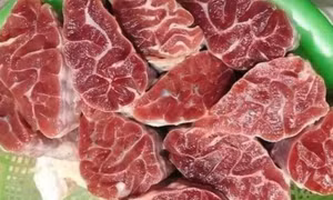 Những người không nên ăn thịt bò
