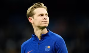 Frenkie De Jong đón cú sốc