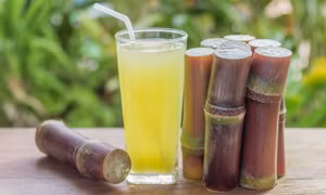 Những công dụng bất ngờ của nước mía với sức khỏe
