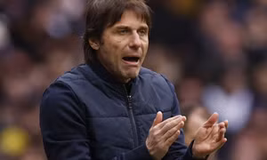 Tottenham xem xét sa thải HLV Conte