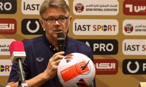 HLV Philippe Troussier ước trong sinh nhật tuổi 68: 'được nghe Quốc ca Việt Nam ở World Cup'
