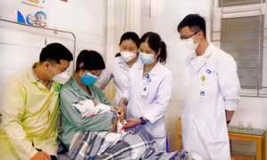 Đồng hành cùng phụ nữ và trẻ em gái