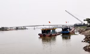 Mẹ trầm cảm dìm 2 con gái nhỏ xuống sông đến tử vong