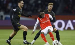 Arsenal chốt giá 'điên rồ' bán Folarin Balogun