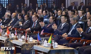 Lãnh đạo các nước dự lễ bế mạc Hội nghị Cấp cao ASEAN lần thứ 44, 45