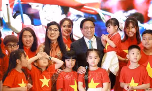 Thủ tướng Chính phủ Phạm Minh Chính gặp gỡ đại diện cộng đồng người Việt Nam tại UAE