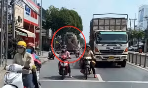 TP Hồ Chí Minh: Xử phạt lái xe bồn trộn bê tông đi ngược chiều trên Tỉnh lộ 8
