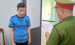 Bắt giam thanh niên gửi clip nhạy cảm cho gia đình chồng người yêu cũ
