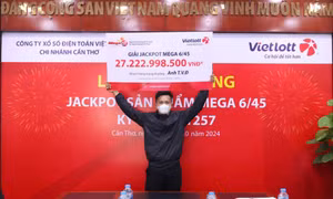 Người đàn ông ở Cần Thơ chỉ đeo khẩu trang nhận giải Vietlott hơn 27 tỷ